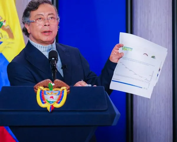 Petro cancela su participación en el Foro de Davos para centrarse en la reunión con Trump