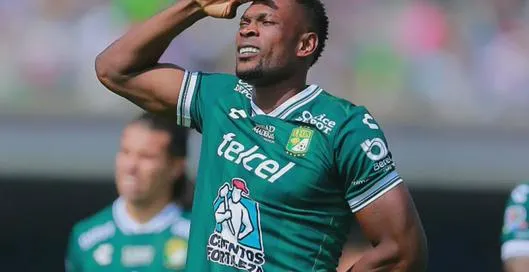 Díber Cambindo marcó su primer gol con León: fue contra Pumas y no perdonó a Keylor Navas