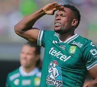 Díber Cambindo marcó su primer gol con León: fue contra Pumas y no perdonó a Keylor Navas