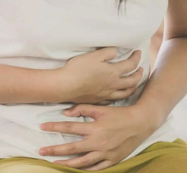 Joven pensó que tenía dolor menstrual y terminó siendo un derrame cerebral