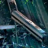 Videos muestran gravedad del accidente de trenes en España; uno se descarriló y hay 39 muertos. Las autoridades siguen rescatando más pasajeros. 