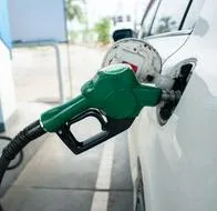 cuánto bajará Petro la gasolina: es poco frente a lo que la ha subido