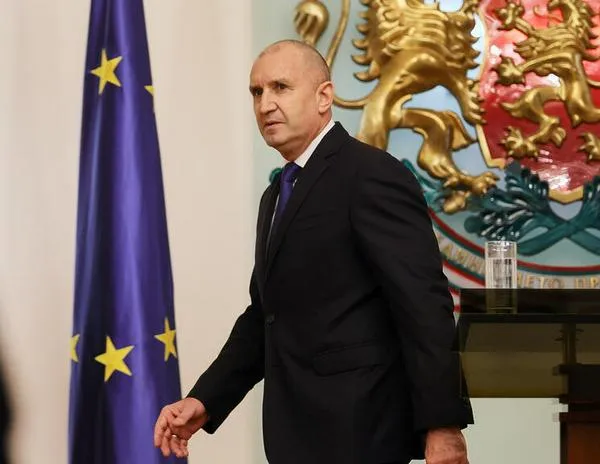 Bulgaria: el presidente Radev renuncia y acrecenta la crisis política del país