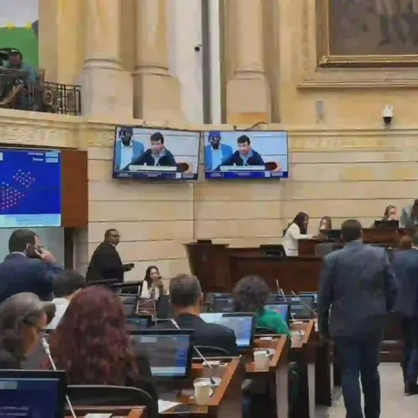 Gobierno elimina la prima especial de los congresistas