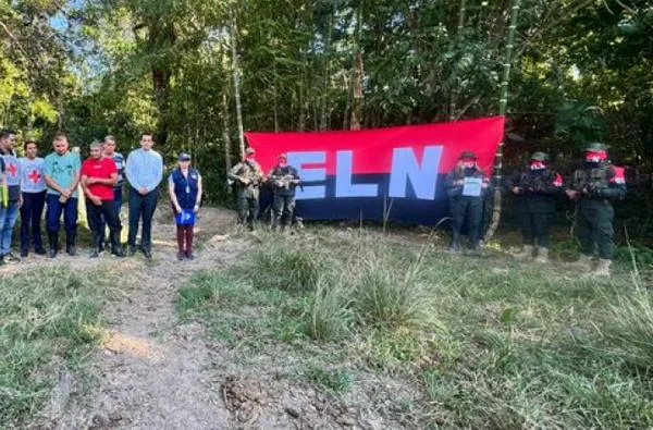 La guerrilla del Eln deja libres a dos colombianos secuestrados en frontera con Venezuela