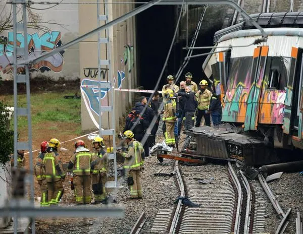 Maquinistas convocan a una huelga tras nuevo accidente ferroviario que deja un muerto y 37 heridos en Barcelona