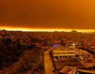 Chile: detienen a sospechoso de causar un incendio; los bomberos combaten 20 focos de fuego