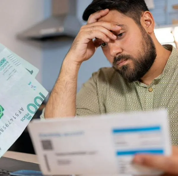 Gobierno Petro crea nuevos impuestos que subirían factura de energía en Colombia