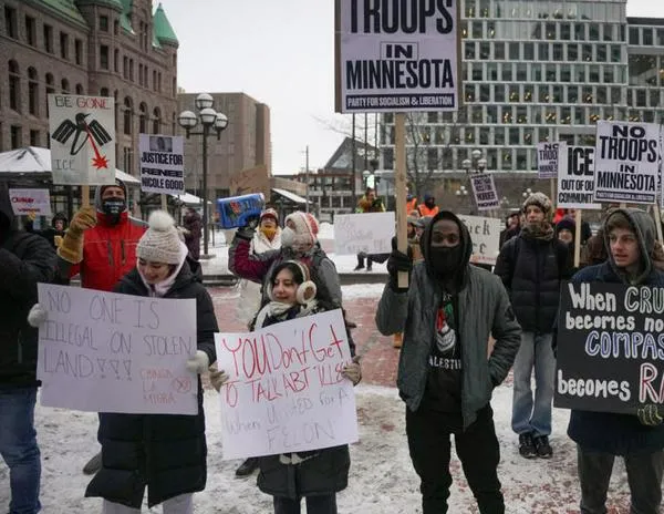 Vance visita Minnesota: “Estamos haciendo todo lo posible para bajar la temperatura”