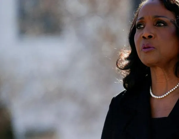 La Corte Suprema delibera si Trump puede despedir a Lisa Cook, gobernadora de la Reserva Federal