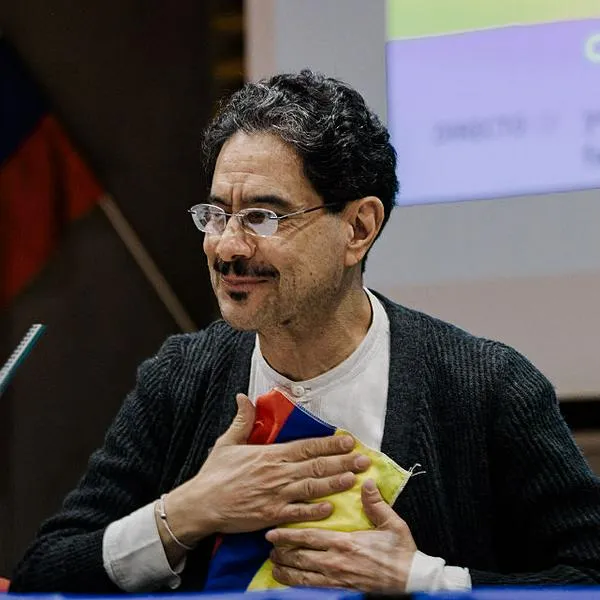 Investigación recursos de campaña de Iván Cepeda: Centro Democrático pide CNE