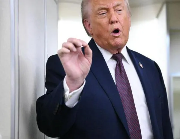 Trump envía una flota hacia el Golfo para "vigilar a Irán"