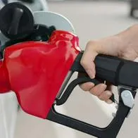 Cuáles son las estaciones de gasolina con los precios más bajos de Bogotá, según Waze, aplicación que indica a conductores de carros y motos los valores.