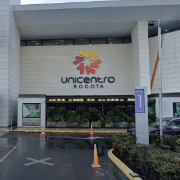 Cómo es la transición de Unicentro en Bogotá con planta de energía fotovoltaica