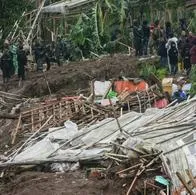 Sube a diez el número de muertos por un alud en Indonesia; más de 80 siguen desaparecidos