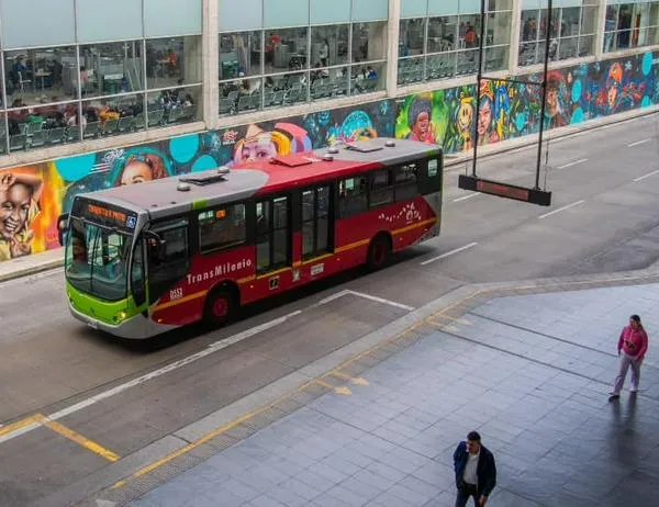 ¿Cómo recargar y la tarjeta TuLlave desde el celular?: ahorra filas y tiempo para acceder a TransMilenio 