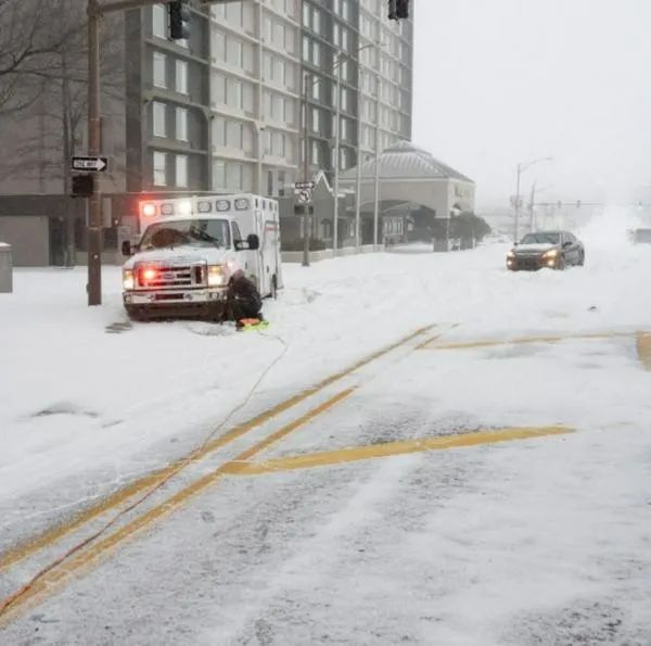 Tormenta invernal en Estados Unidos deja miles sin luz y vuelos cancelados: foto