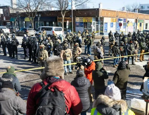 La tensión se eleva en Minneapolis tras otra muerte a manos de agentes federales