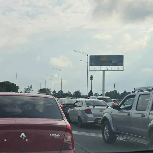 Autopista Norte colapsó en Bogotá: hasta dos horas de trancón al ingresar