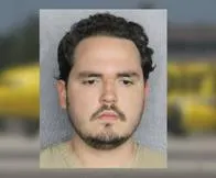 Estados Unidos: colombiano destrozó baño del avión en el que iba a ser deportado