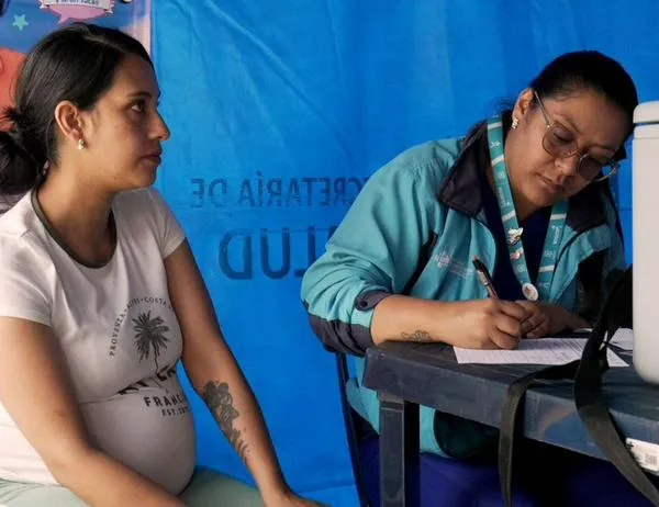 Más de 10.000 gestantes en Bogotá ya se han vacunado contra la bronquiolitis 