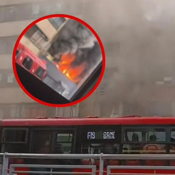 Incendio en el centro de Bogotá calle 22 hoy: video muestra llamas en edificio de cuatro pisos y recuerda episodio de Troya.