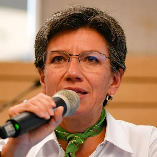 Claudia López insiste en sellar alianza con Sergio Fajardo para elecciones de 2026 con consulta de centro el próximo 8 de marzo.