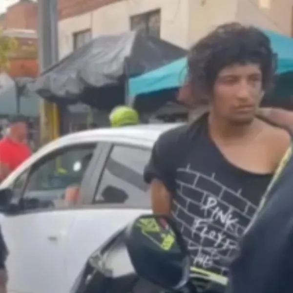 Niño de 12 le pegó al ladrón que le robó su bicicleta, luego de ser capturado 