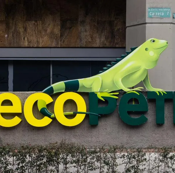 Aumento del 900 %: Ecuador no se la rebaja a Colombia y subió tarifa de transporte de petróleo en medio de tensiones por aranceles. 