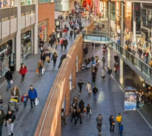 Confianza del consumidor en Estados Unidos cae a su nivel más bajo desde 2014