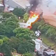 Accidente de bus Velotax vía panamericana hoy: aparecen videos del choque que dejó 4 muertos en sector de El Cabuyal.