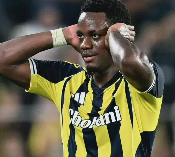 A Jhon Durán le achacan los males ofensivos de Fenerbahce; todo por su "inmadurez"