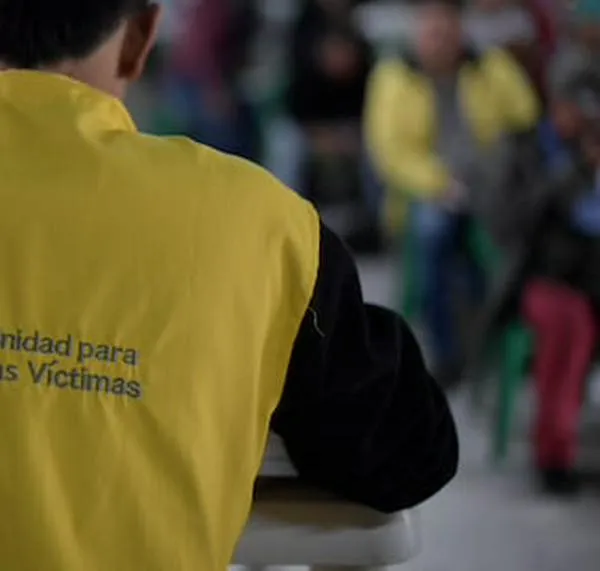 Unidad de Víctimas acepta renuncia de seis directivos, pero tres reaparecen en cargos altos