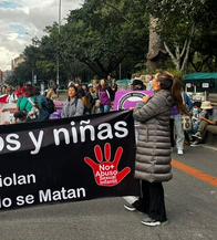 Corte Suprema resaltó valentía de mujer que denunció al padrastro que la abusó durante años