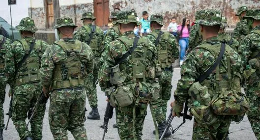 Nuevo salario de soldados en Colombia: celebran con video para Petro