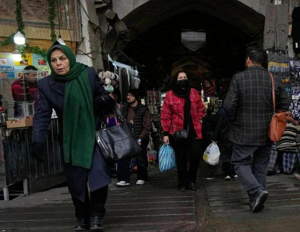 Teherán: en el Gran Bazar, todos conocen a alguien que tiene un familiar muerto, herido o detenido