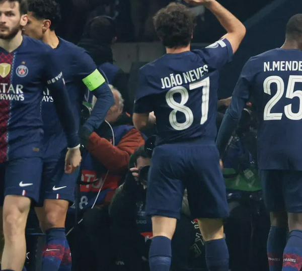 Figura de PSG sufrió delicada lesión en Champions League; "salió sin poder apoyar el pie"