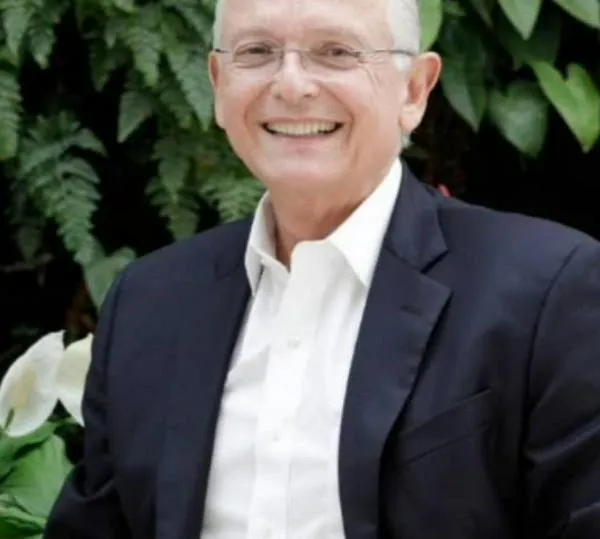 Augusto Solano se retira tras 25 años al frente de Asocolflores