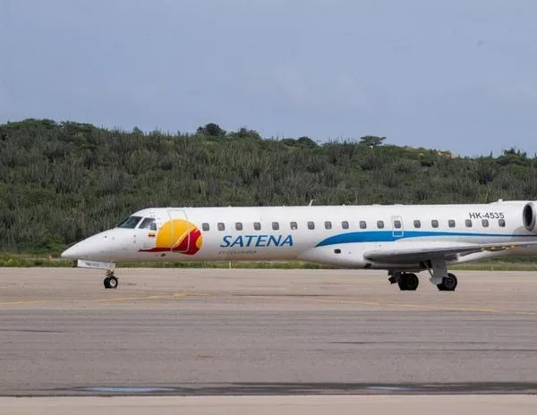 Un avión de una aerolínea estatal con 15 personas a bordo desaparece en el noreste de Colombia