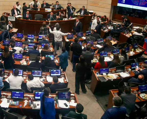 Ni con recorte de la prima bajan del podio: congresistas colombianos seguirán entre los mejor pagos de América Latina