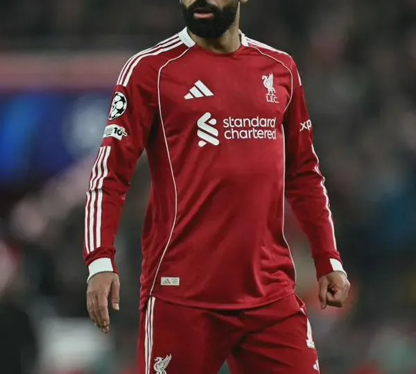 Mohamed Salah anotó pintura de tiro libre en partido entre Liverpool y Qarabag; video