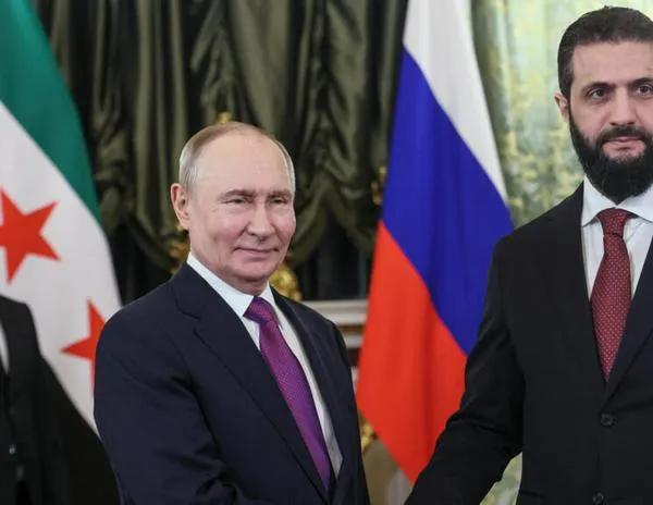 El presidente sirio Al-Sharaa se reúne con Putin mientras el Kremlin busca acuerdo sobre bases militares