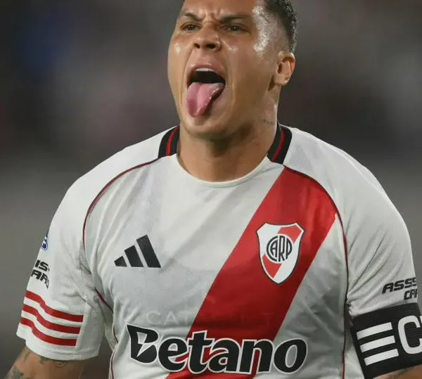 Vea el golazo de tiro libre de Juan Fernando Quintero, con River Plate vs. Gimnasia