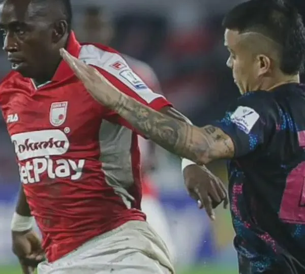 El show de Edwin 'Shirra' Mosquera en Santa Fe 2- Pereira 2; hizo de todo en El Campín