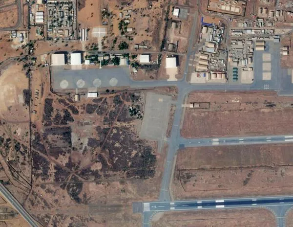 Se escuchan disparos y explosiones cerca del aeropuerto de la capital de Níger