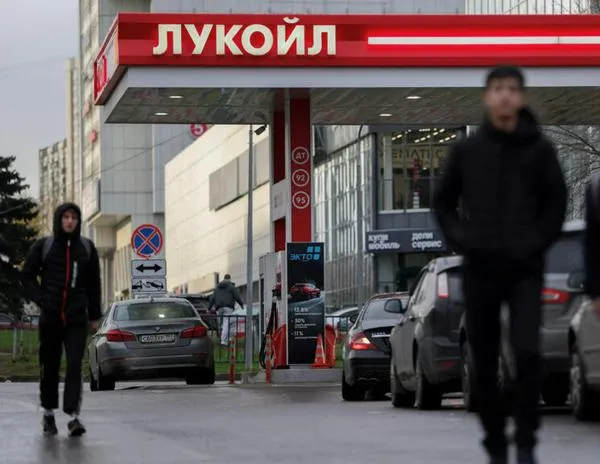 La petrolera rusa Lukoil ha logrado concluir un "acuerdo" con el fondo americano Carlyle