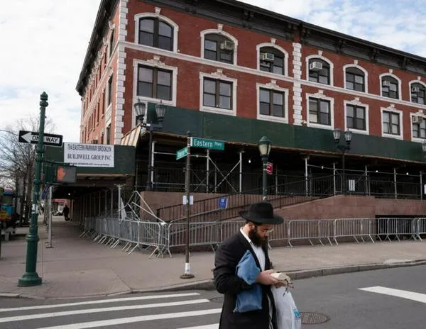 Nueva York: policía investiga posible ataque antisemita contra una sinagoga de Brooklyn