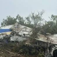 Muestran fotos de las víctimas del accidente aéreo de Satena; una se tomó foto con el avión y la esposa del piloto pide ayuda. 