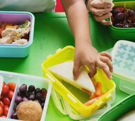 Tips para llevar una lonchera escolar equilibrada con el regreso a clases, según expertos