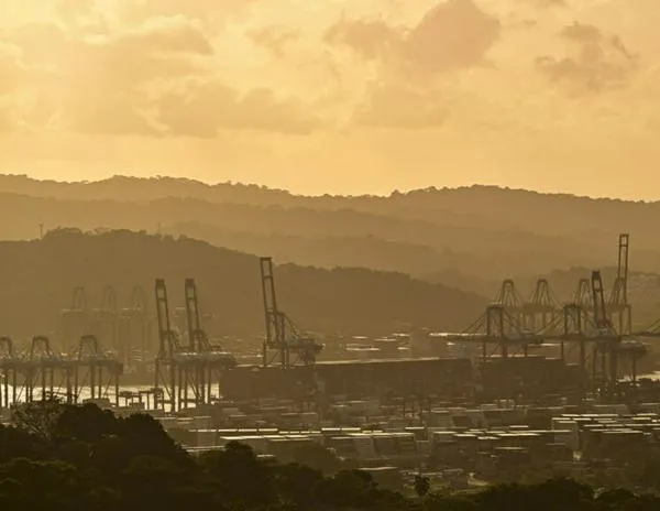 Panamá anula concesión a una firma hongkonesa en su canal